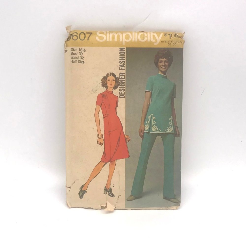UNCUT Vintage Sewing PATTERN Simplicity 9607, Misses and Womens 1971 Designer